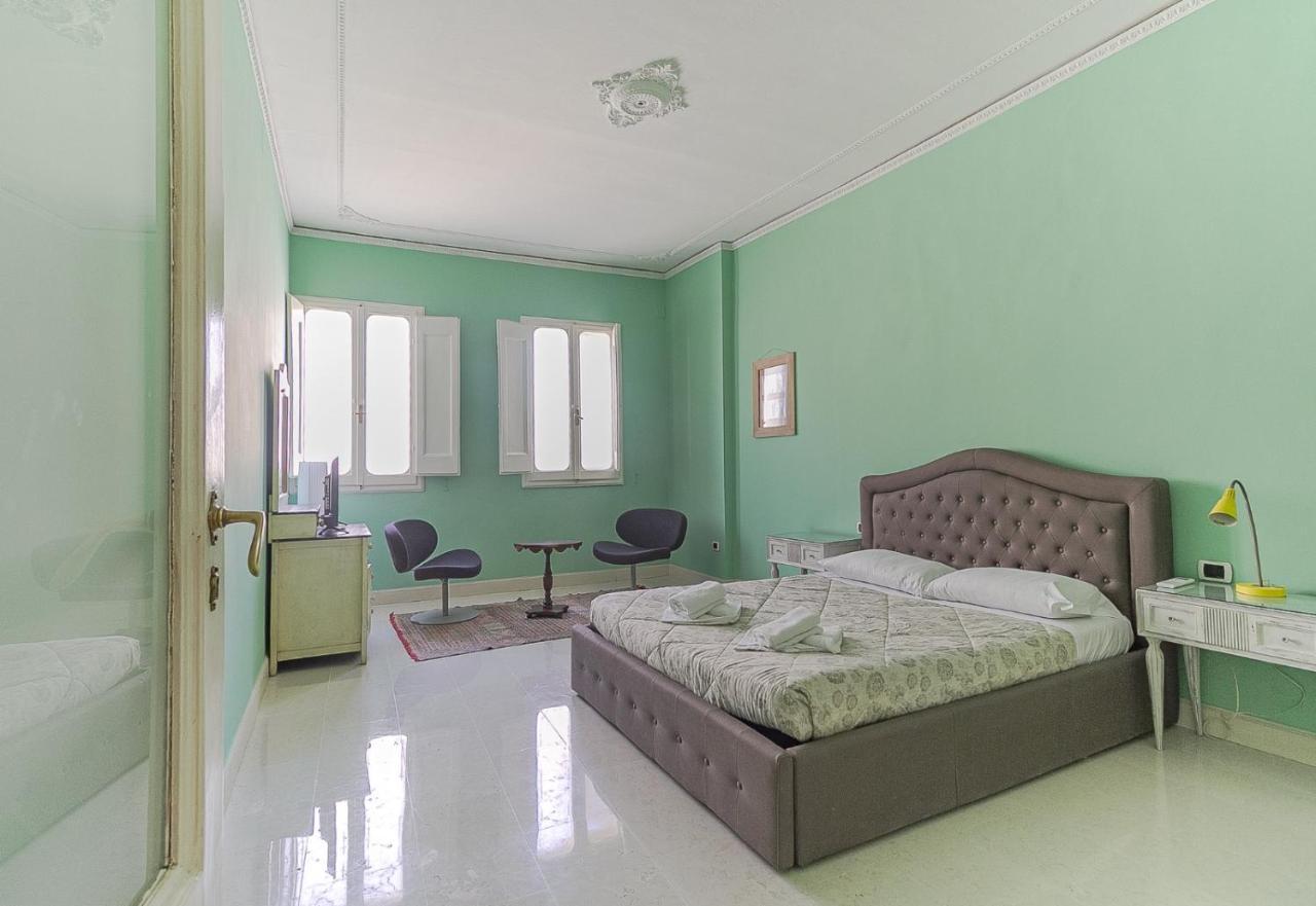 Apartment Spacious Three Bedroom On The Arno Florenz