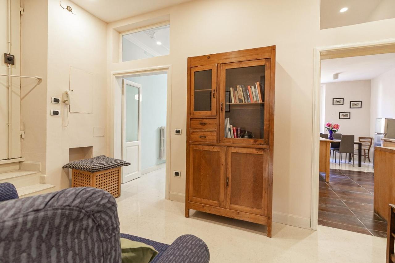 Spacious Three Bedroom On The Arno Florenz